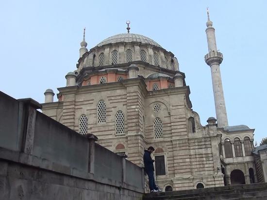 Laleli camii